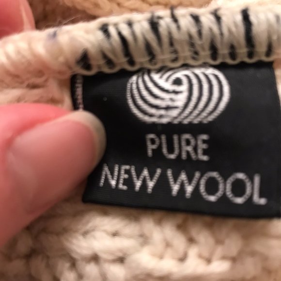 Blarney Castle Designs Size Medium in beige - Picture 9 of 10